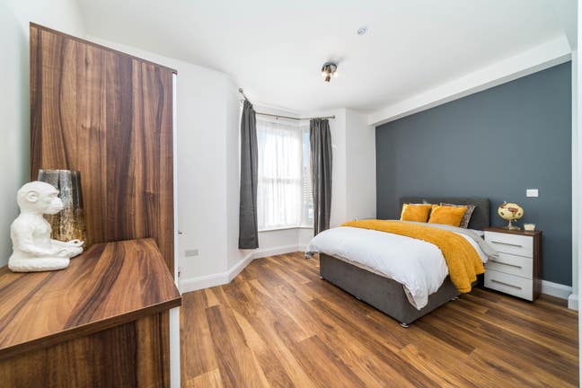 Ensuite🛁 Garden & Parks nearby🌳 Main Photo