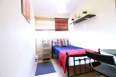Single Room Available in De Beauvoir Town, N1 Main Photo