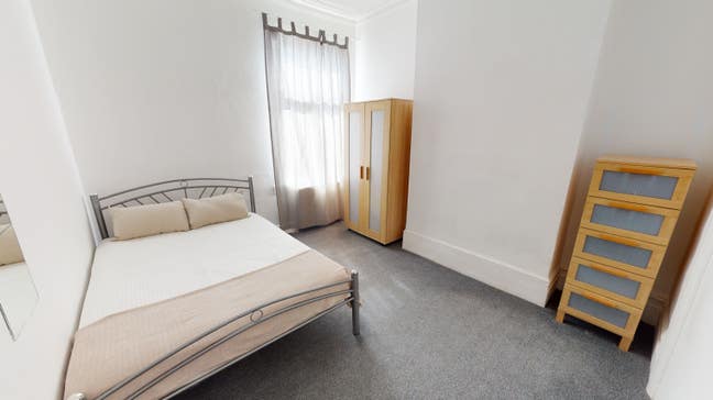 Double Bedroom in Boundary Road N22 Main Photo