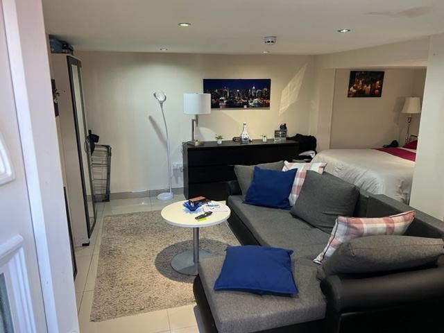 Luxury Studio in Roundhay Main Photo