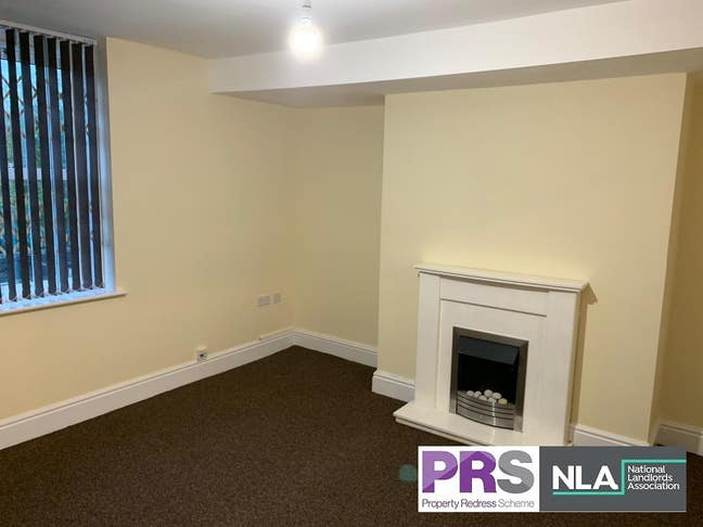 Immaculate 1 bed flat in great BD8 location Main Photo