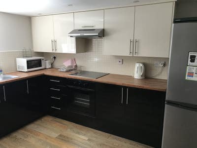 Modern double room Central Headingley Main Photo