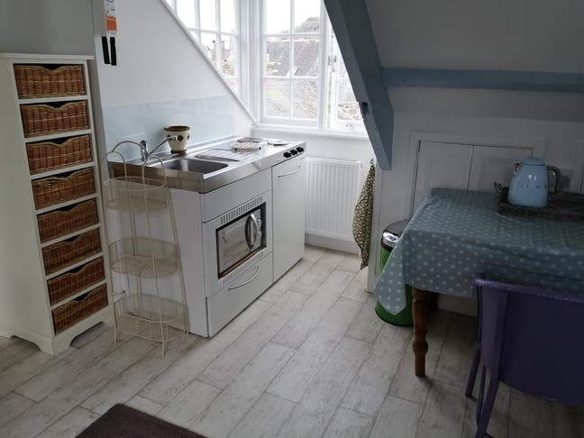 Beautiful self-contained studio flat  Main Photo