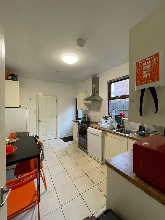 ""Ground Floo**Double Room**Walk to Glos Hospital  Main Photo