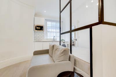 Luxury Studio - Paddington - Bills included Main Photo