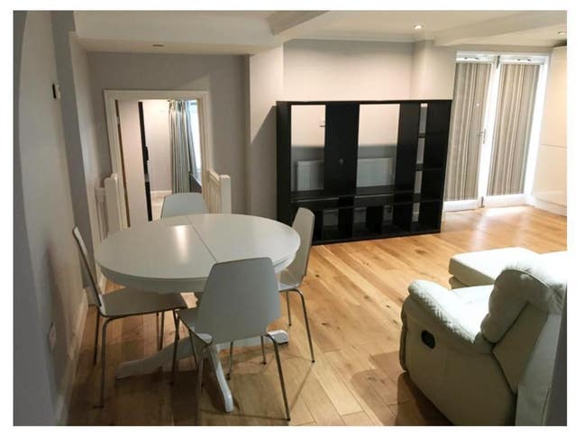 A luxurious newly refurbished one bed flat Main Photo