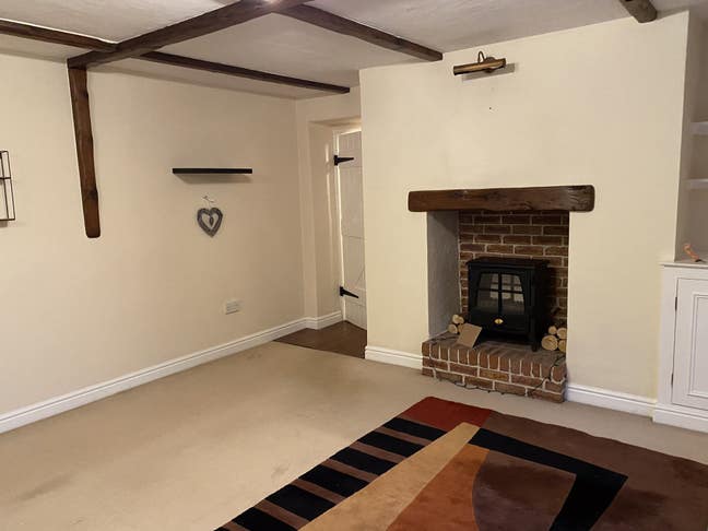 Self contained beautifully maintained garden flat Main Photo