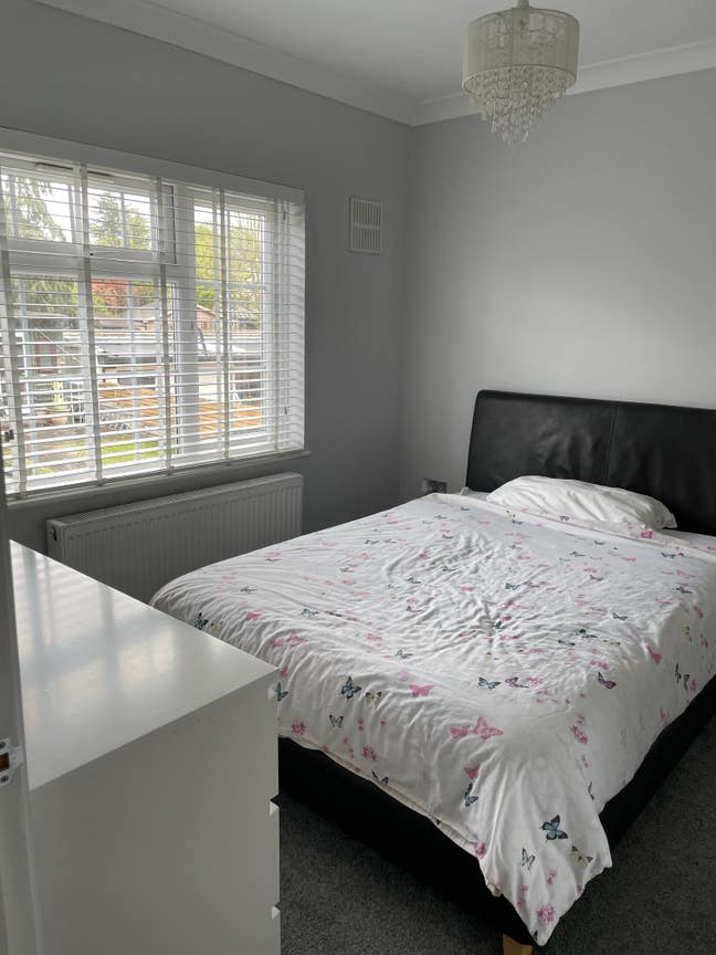 Double Room - Private Bathroom /Bills included Main Photo
