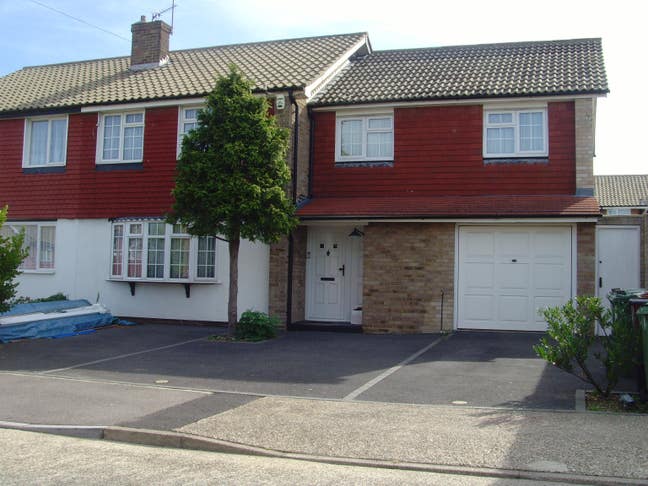 Very large Double Bedroom  with ensuite Bathroom  Main Photo