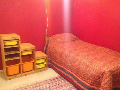 Cosy Room in Convenient Location Main Photo