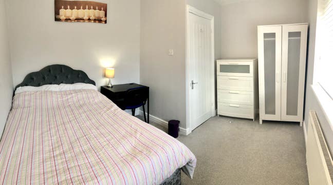 Double Room in Crawley with Links to Gatwick Main Photo