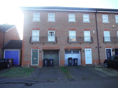 Single Top Floor Room to Rent in Hatfield Main Photo