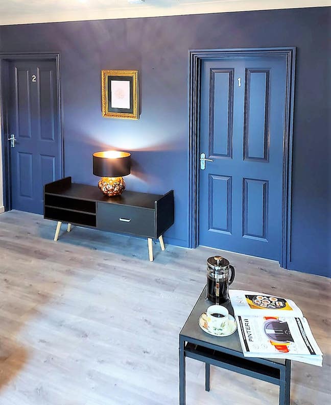 Comfortable Studios 5 min walk QEH, parking ! Main Photo