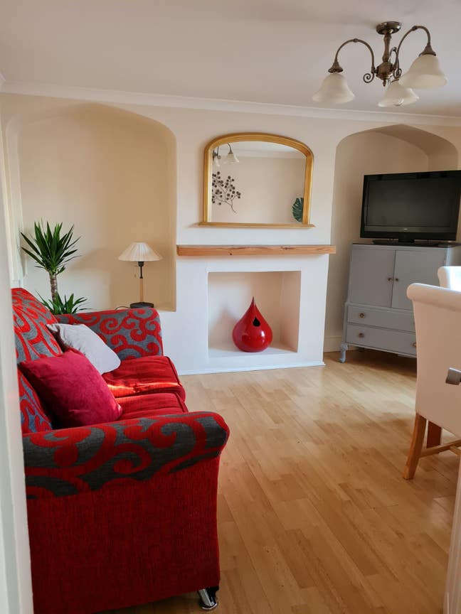 Single Room with own seperate private bathroom Main Photo