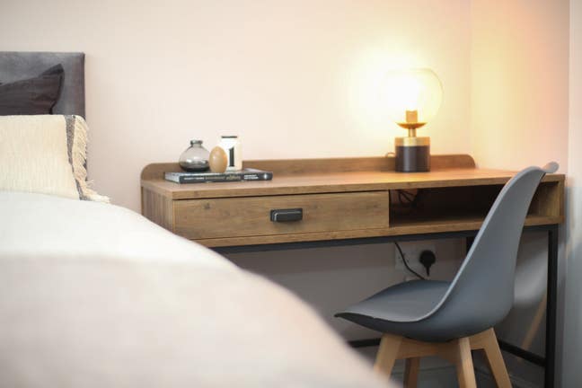 🌟 Luxury En-Suite Rooms in the Heart of Bury! 🌟 Main Photo