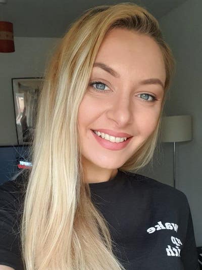 Professional Interested in co-renting a flat Main Photo