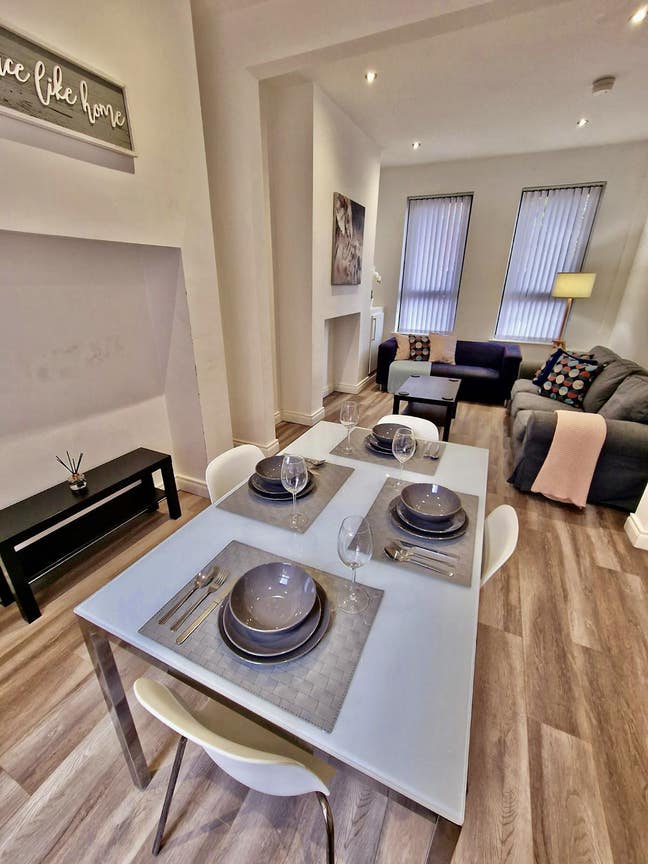 * Last Room* Templemore Ave East Belfast  Main Photo