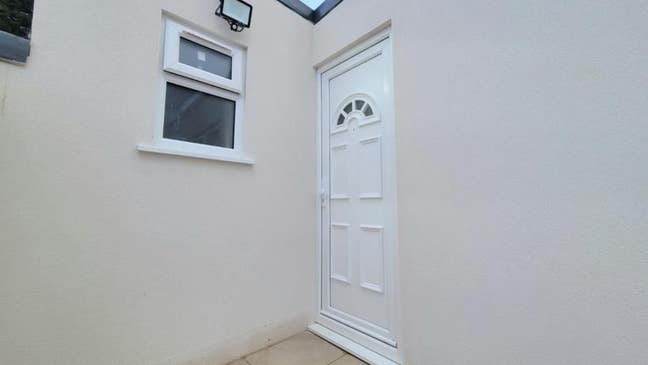 Studio in Bushey Heath (Including all bills) Main Photo