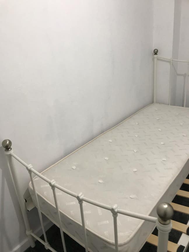 Single room available in a shared house  Main Photo