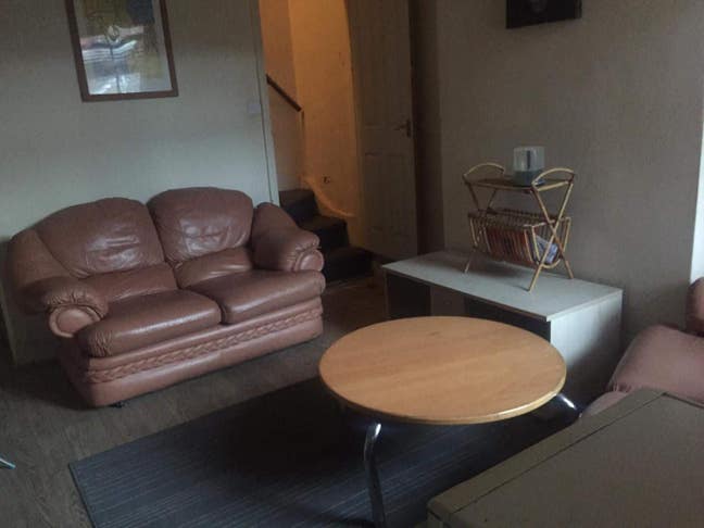 Affordable room in good location Main Photo