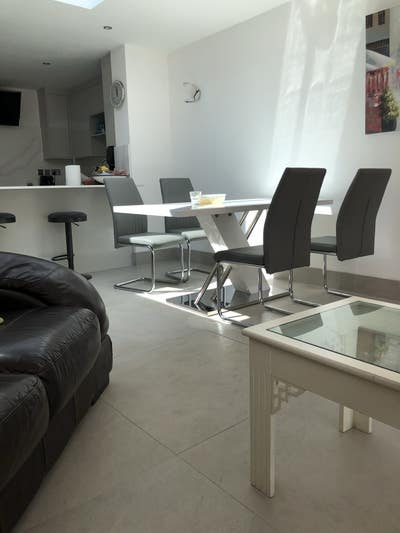  double room, close proximity to shops and trains Main Photo