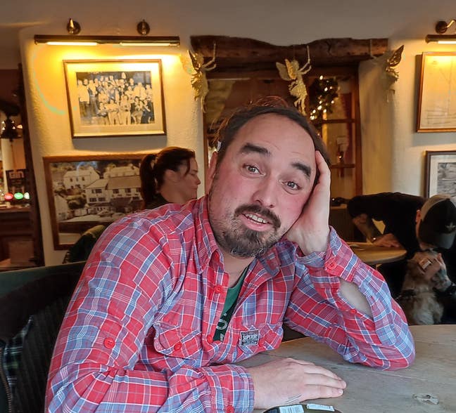 looking to move for work Main Photo