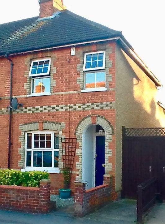 A lovely Victoria end-terrace in Wellington Road Main Photo