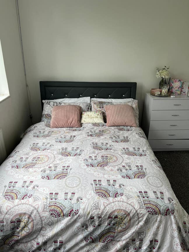 Double room with big fitted wardrobe  Main Photo