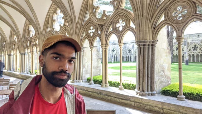 Young Professional Looking for Flatshare Main Photo