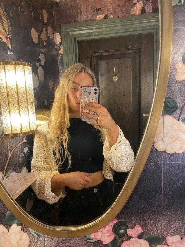 1 female looking for a room Main Photo