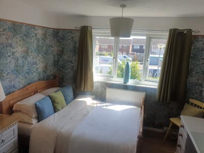 2Bright and Airy Double Rooms Vailable- Available  Main Photo