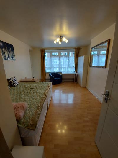 Nice very large Double room with balcony, bills i  Main Photo