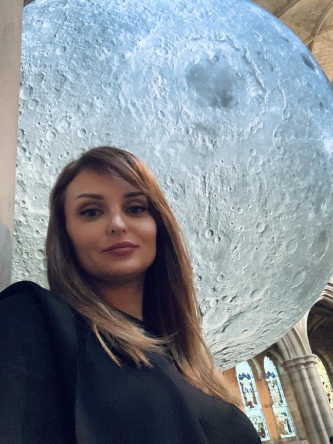 Professional female 38yo looking for a flat [... Main Photo