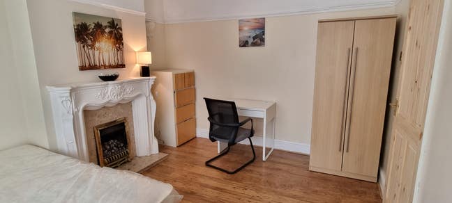 Spacious Double Room - All Bills Inc - Fast Wifi Main Photo