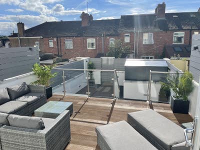  Luxury en-suite double room bills included  Main Photo