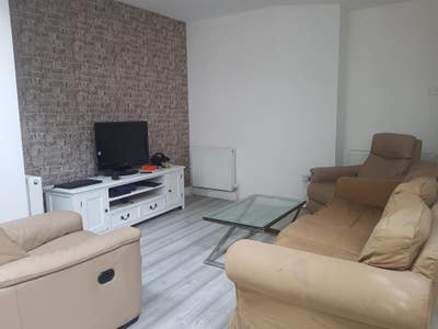 Spacious ensuit room in Greenwich with living room Main Photo