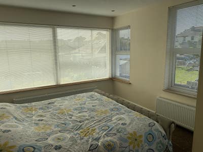 Large Double Ensuite room in large family home Main Photo