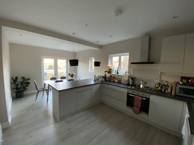 2 Beautiful Double Bedroom & Bathroom | Fulham Main Photo