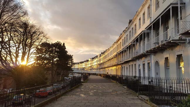 Come live with us! Clifton area top floor flat :) Main Photo