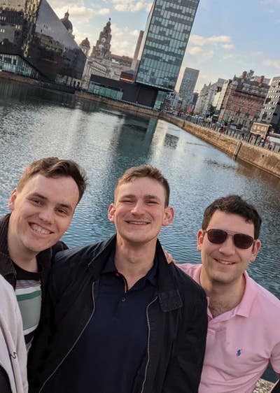 Looking for a room (double or single) Main Photo