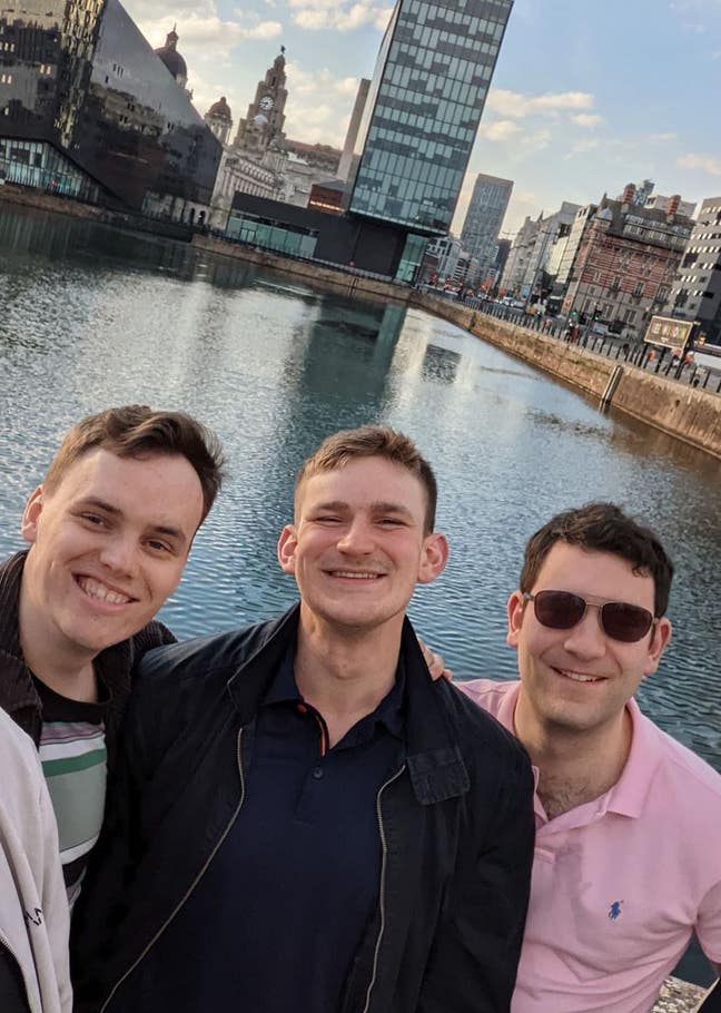 Looking for a room (double or single) Main Photo