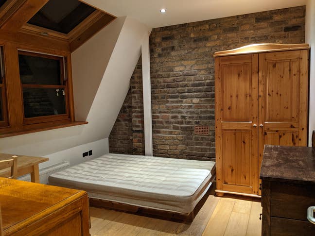 Large room in victorian flat on Victoria park E9 5 Main Photo