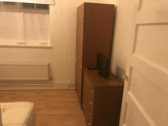 Double  room available close to Earl’s Court  Main Photo