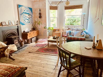 Beautiful room to rent in lovely flat Main Photo