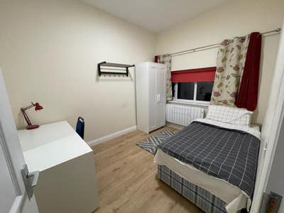 2 x Single room in a two bed flat  Main Photo