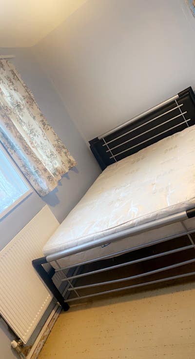 Space Double Bedroom - All Bills Inclusive Main Photo
