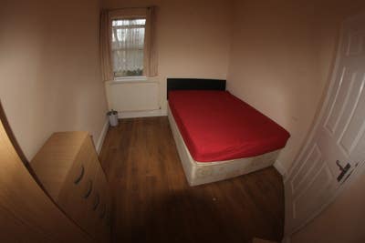 Lovlely Double Room in Custom House - Burley Road Main Photo