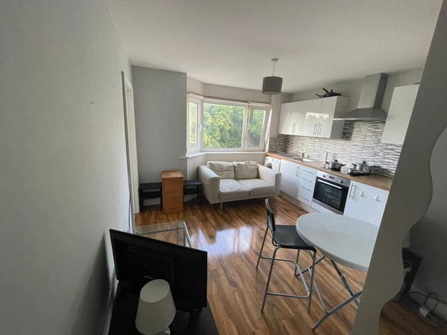 Modern spacious One bedroom Main Photo