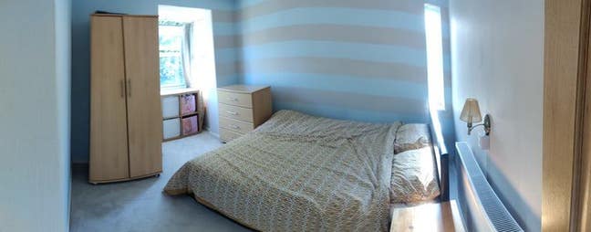 A double bed room available to share in a house  Main Photo