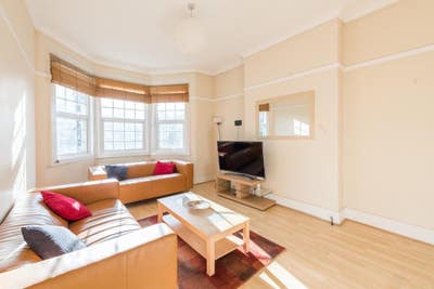 Leytonstone Double Room for Female Main Photo